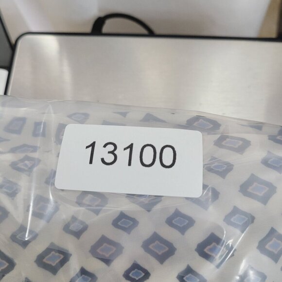 Cabi Sleeveless Geometric Pattern Top Womens Blouse M Chiffon - Picture 7 of 7